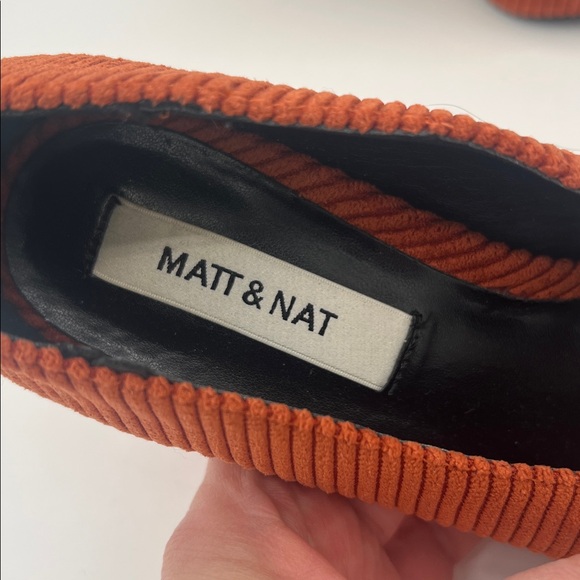 Matt & Nat Amari Academia Corduroy Textured Burnt Orange Heels Pumps size 7 - Picture 5 of 9